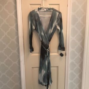 Diane von Furstenberg blue tie-dye okay wrap dress